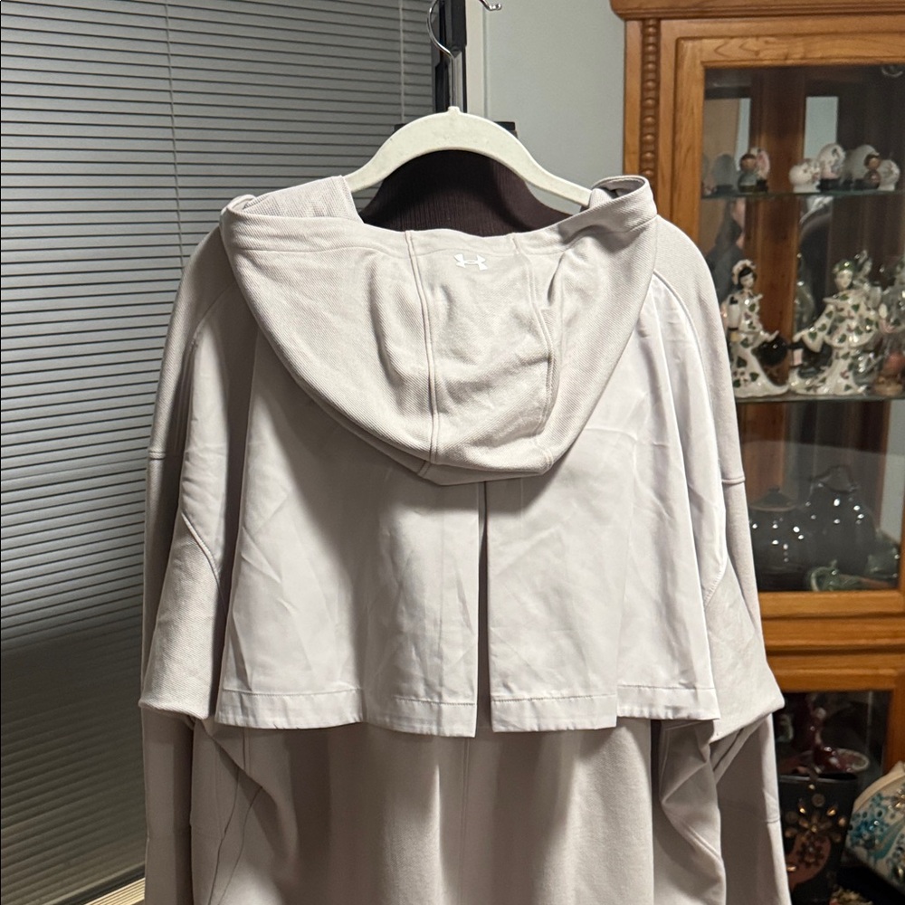 Under Armour Generation Hooded Poncho size Large - Picture 11 of 12